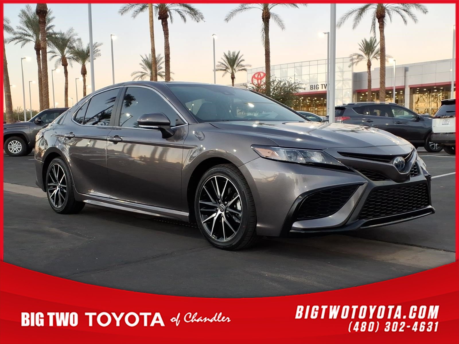 Used 2024 Toyota Camry SE FWD image 1