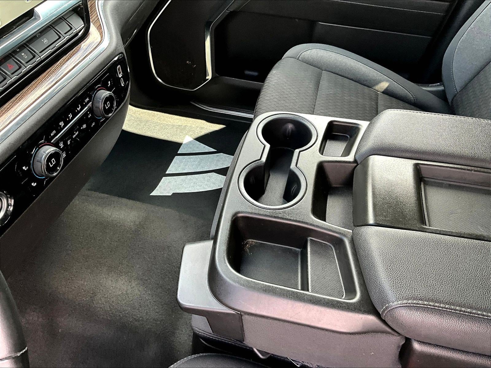 Used 2024 Chevrolet Silverado 1500 LT AWD/4WD image 18