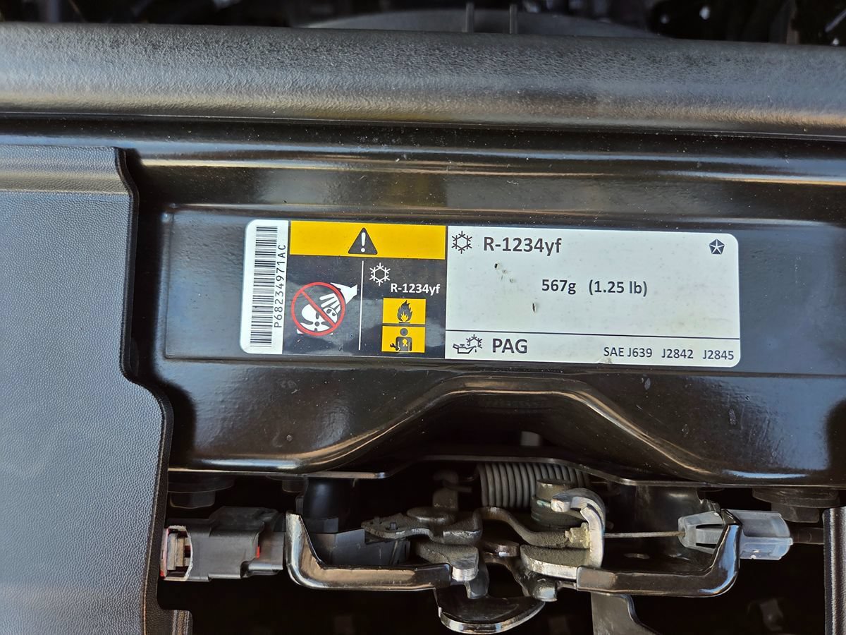 Used 2018 Jeep Grand Cherokee Altitude RWD image 63