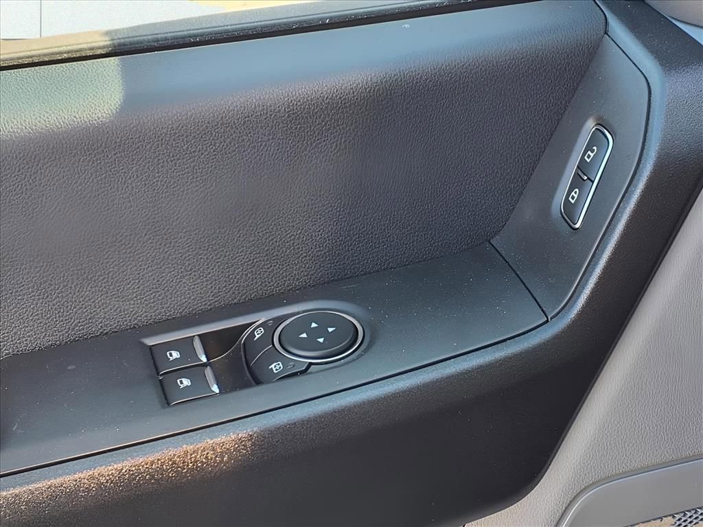 New 2025 Ford F550 4x4 Regular Cab Super Duty image 21