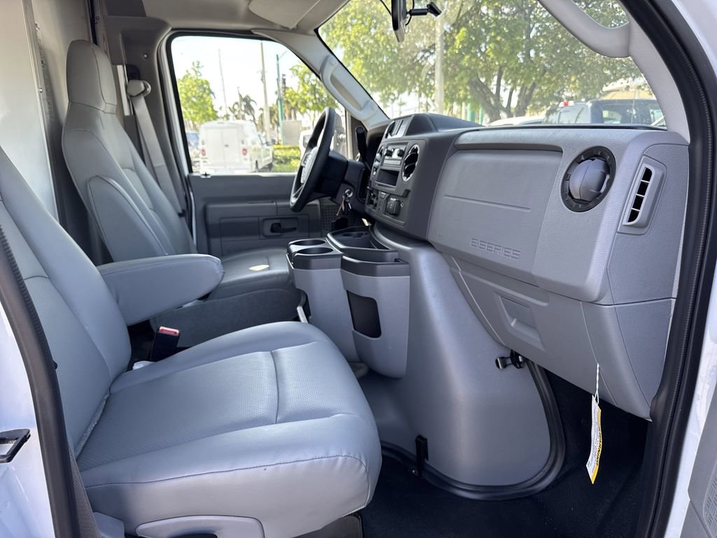 New 2025 Ford E-450 and Econoline 450 Super Duty w/ Power Equipment Group RWD image 25