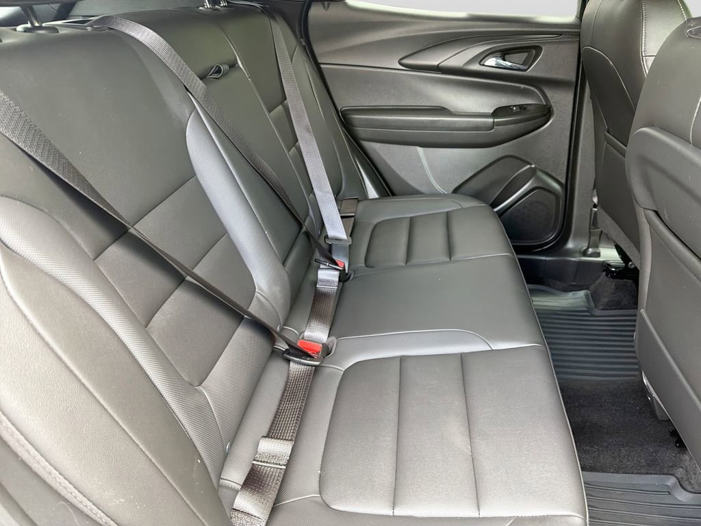 Used 2023 Chevrolet TrailBlazer ACTIV w/ Sun and Liftgate Package AWD/4WD image 28