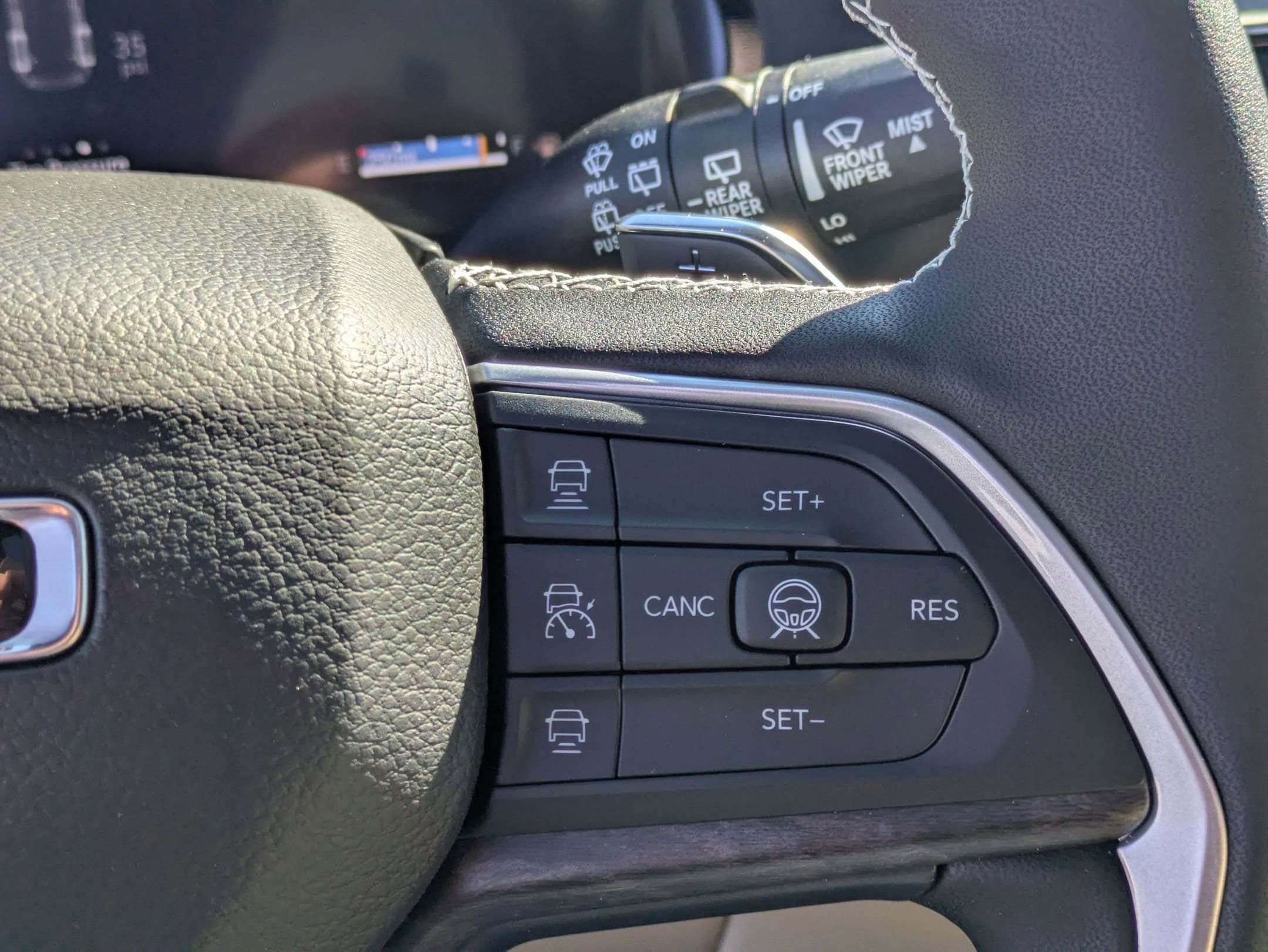 New 2026 Jeep Grand Cherokee Limited w/ Luxury Tech Group II AWD/4WD image 17