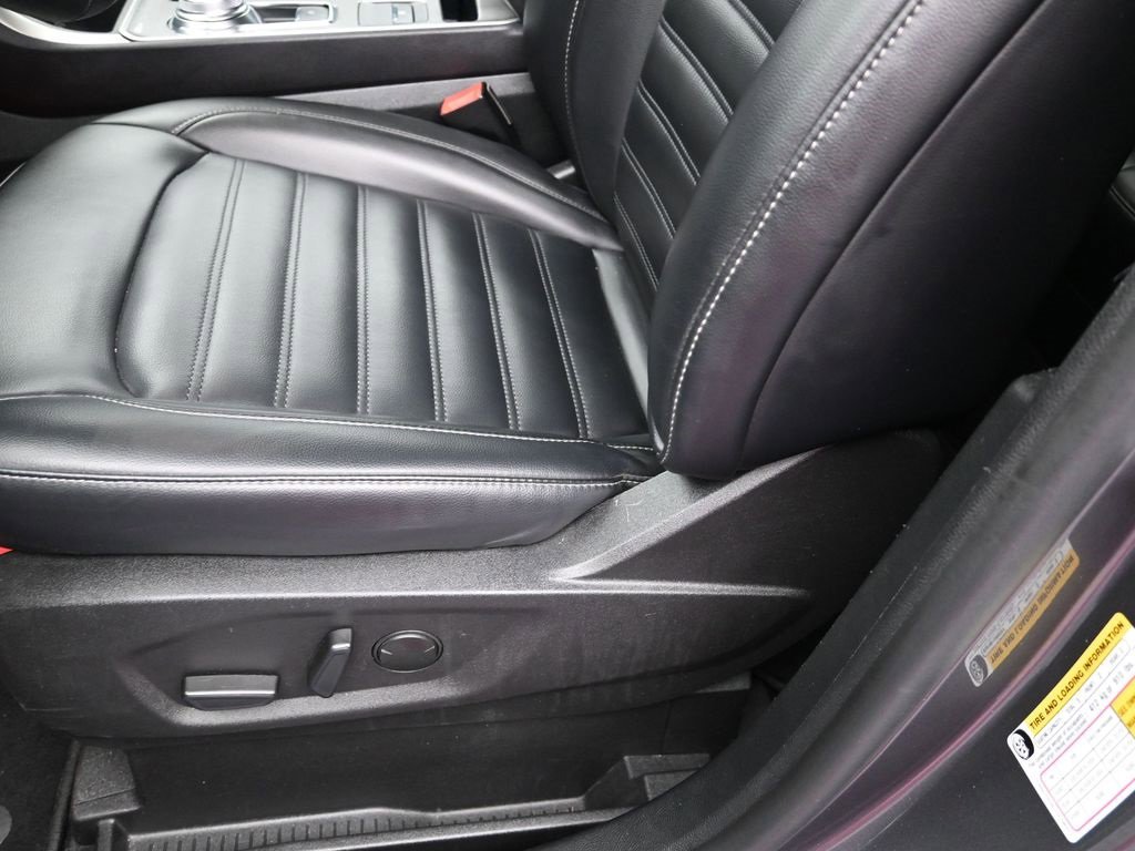 Used 2024 Ford Edge SEL image 15