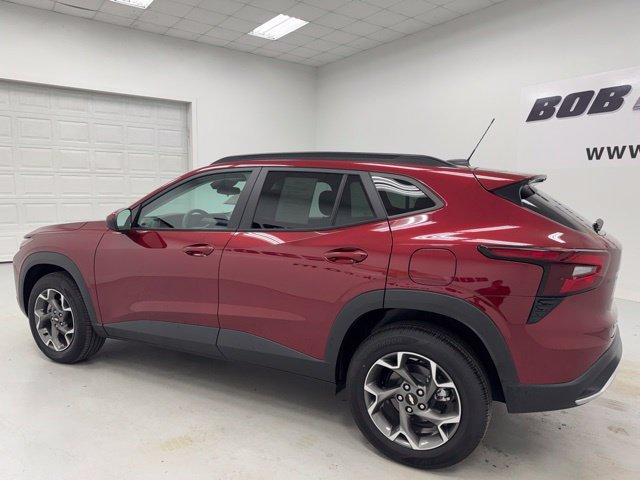 Used 2024 Chevrolet Trax LT FWD image 7