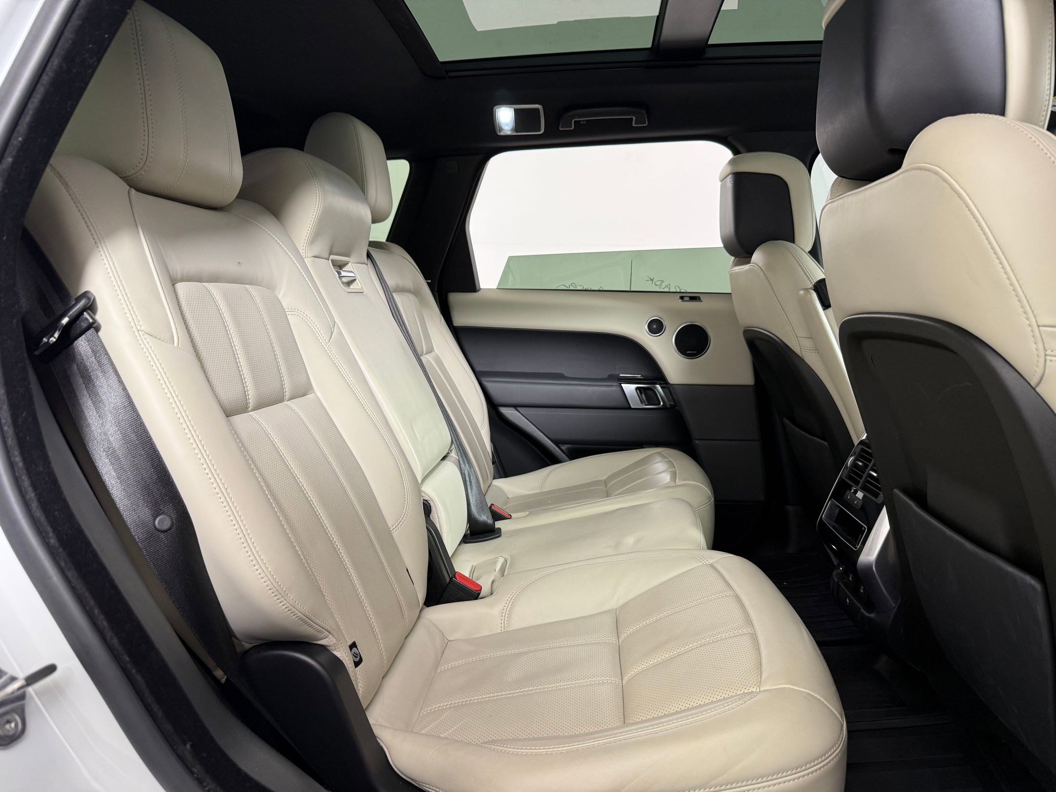 Used 2019 Land Rover Range Rover Sport HSE image 27