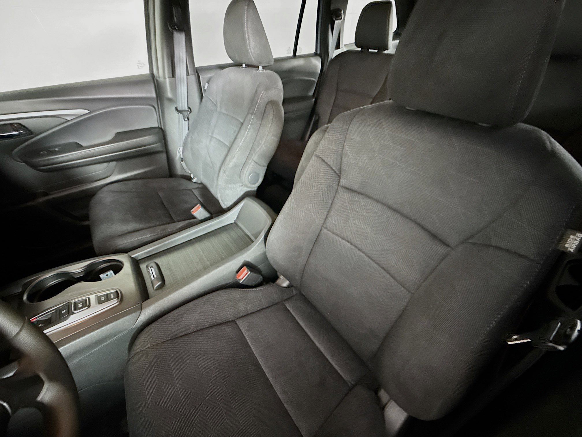 Used 2022 Honda Pilot Sport image 25