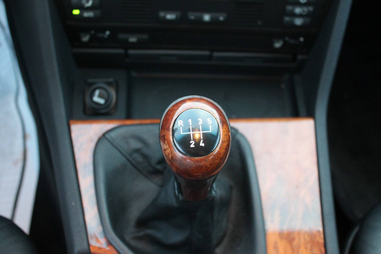 Used 1997 BMW 528i Sedan RWD image 39