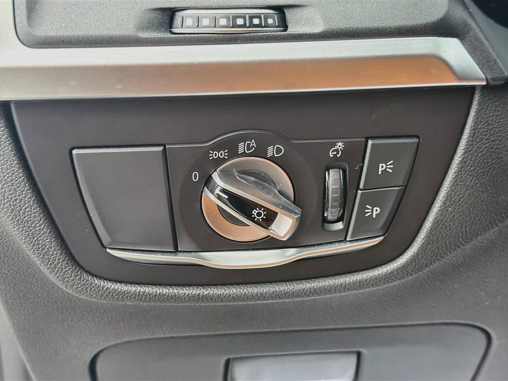 Used 2024 BMW X3 sDrive30i w/ Premium Package RWD image 36