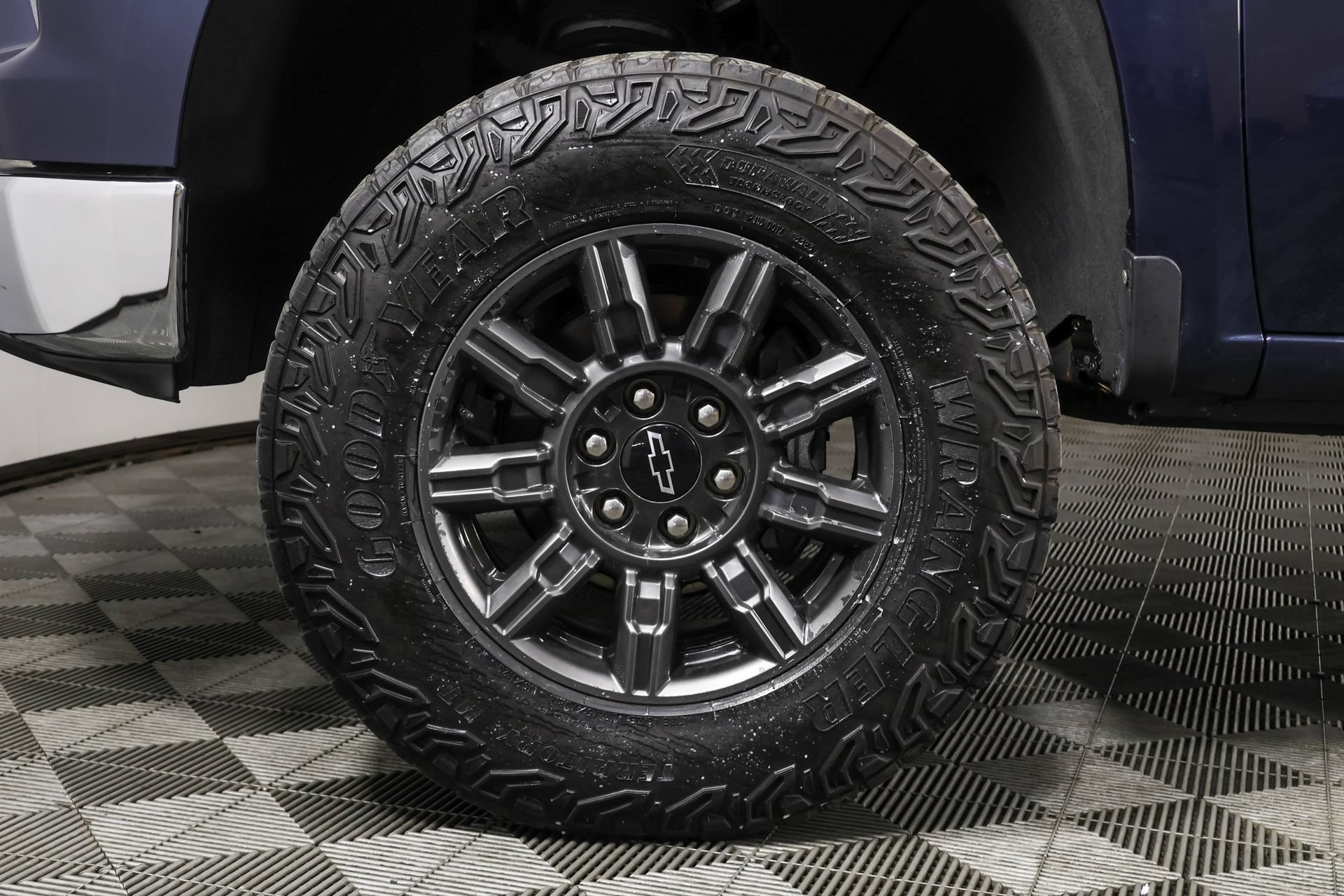Used 2023 Chevrolet Silverado 1500 LT AWD/4WD image 21