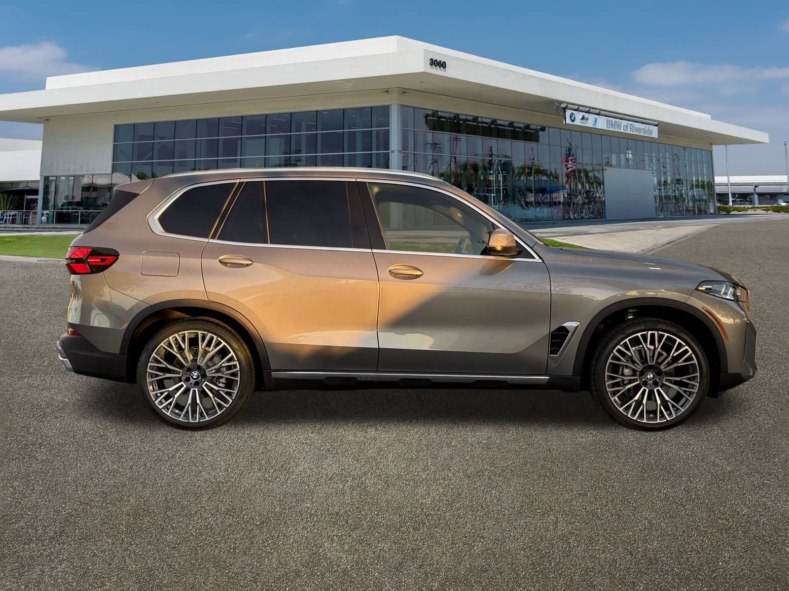 New 2026 BMW X5 sDrive40i image 12