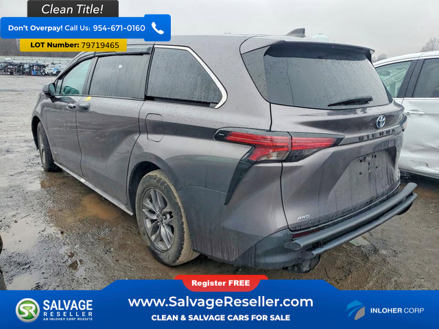 Used 2021 Toyota Sienna XLE image 3