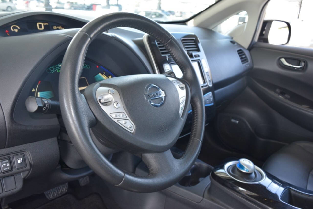 Used 2015 Nissan Leaf SL w/ Premium Package image 15