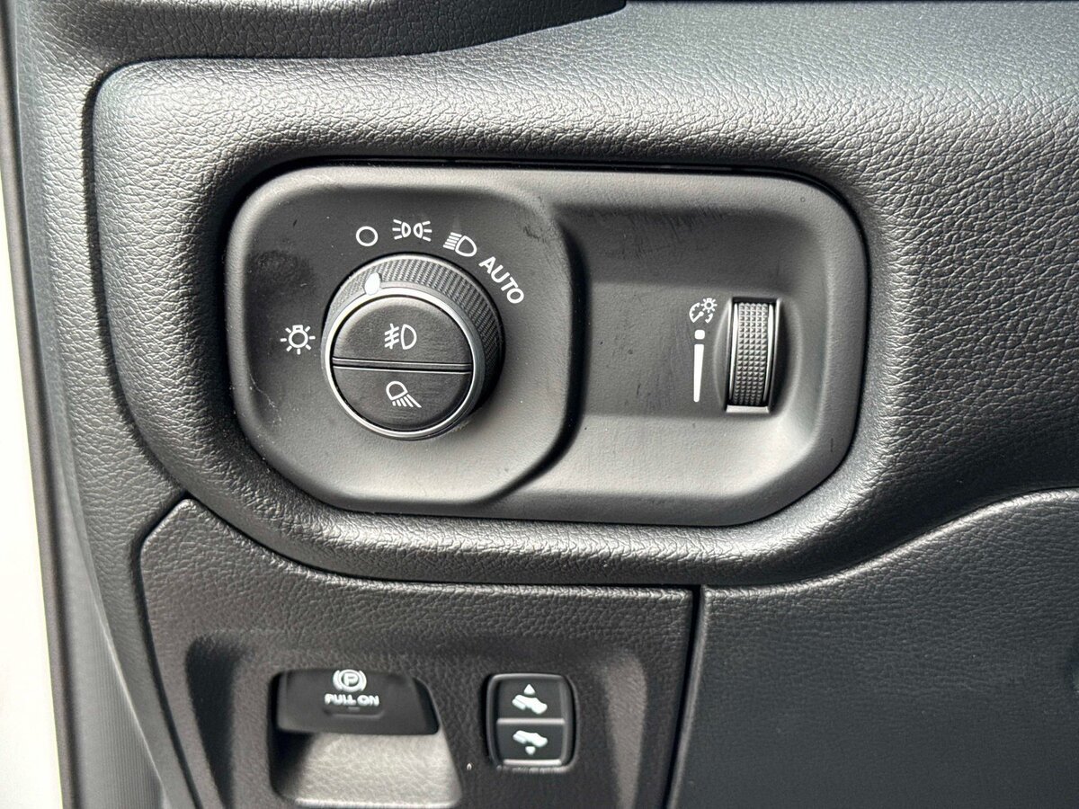 Used 2026 RAM 1500 Big Horn AWD/4WD image 32