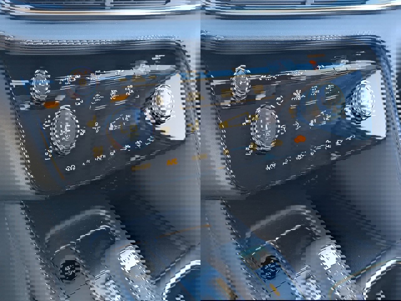 New 2026 INFINITI QX60 Luxe w/ Cargo Package image 18