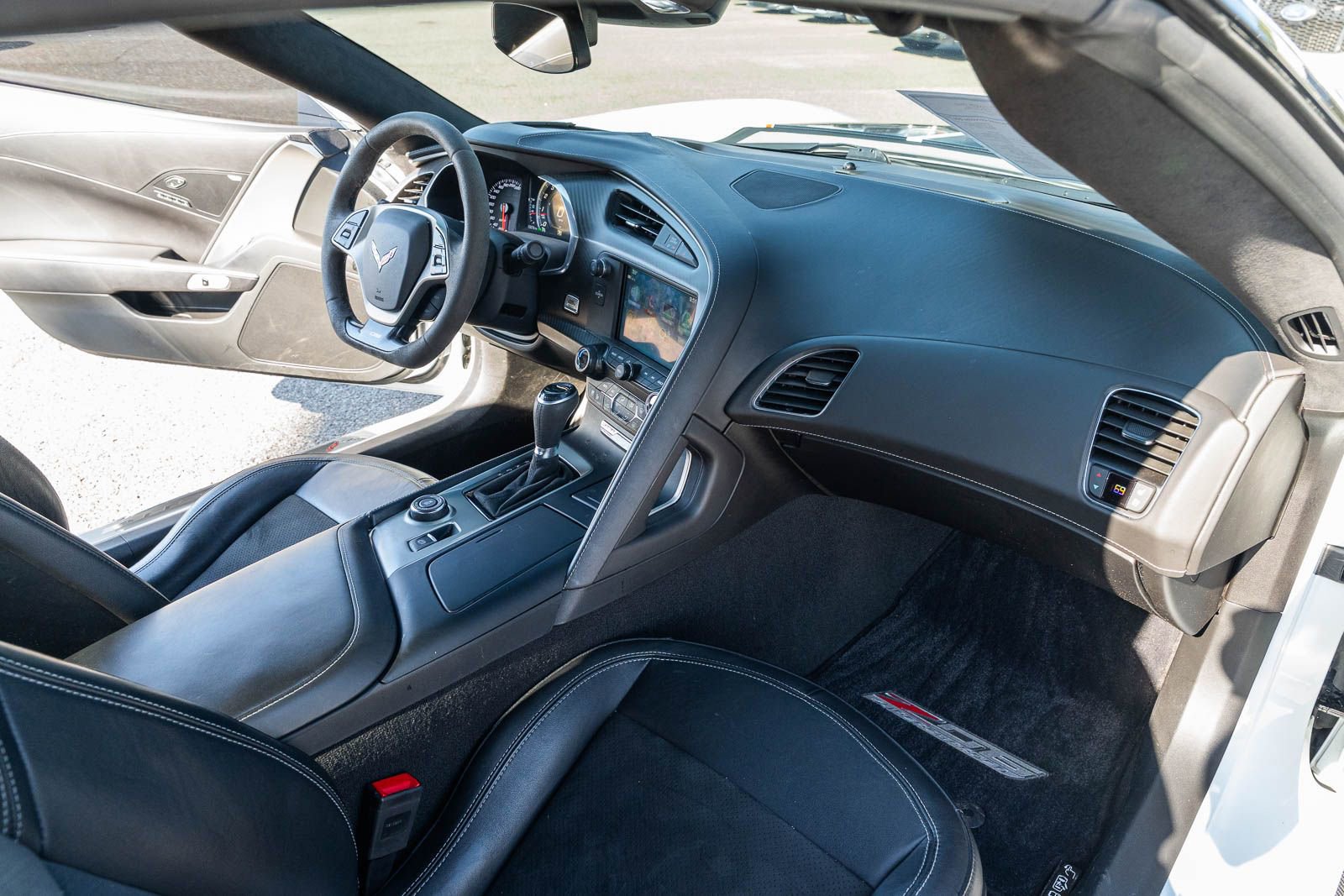 Used 2019 Chevrolet Corvette Z06 RWD image 24