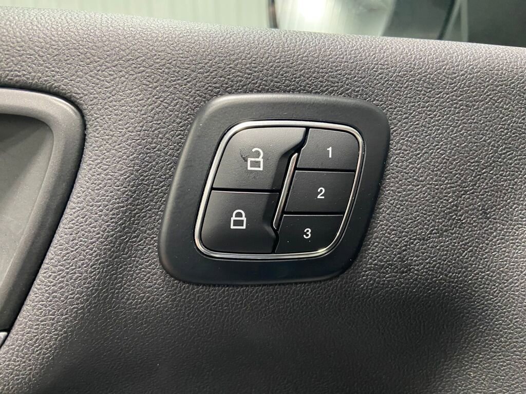 Used 2024 Ford Escape Platinum image 18