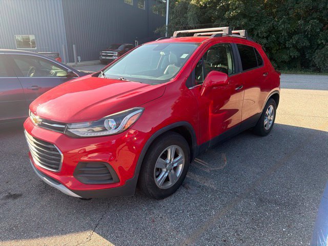Used 2017 Chevrolet Trax LT w/ Sun & Sound Package FWD image 2