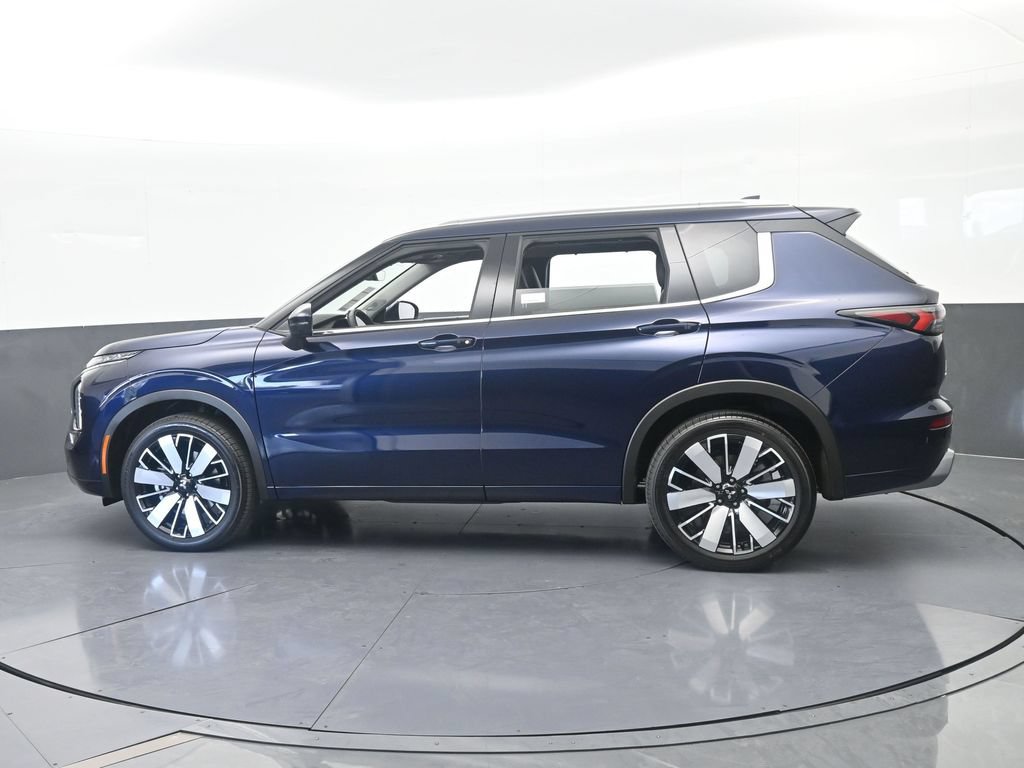 New 2026 Mitsubishi Outlander SEL FWD image 3