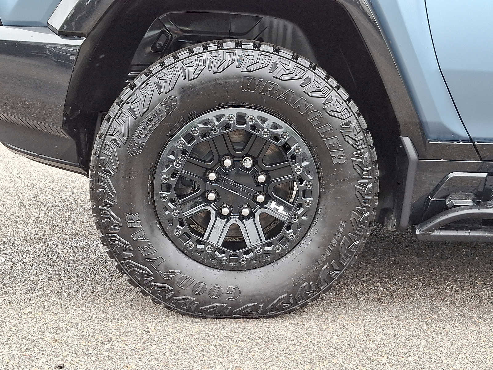 Used 2024 GMC Hummer EV 3X w/ Omega Edition image 8