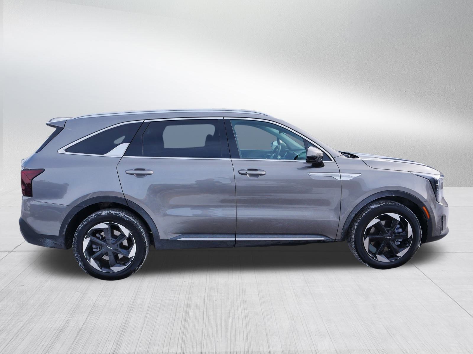 Certified 2025 Kia Sorento EX image 8