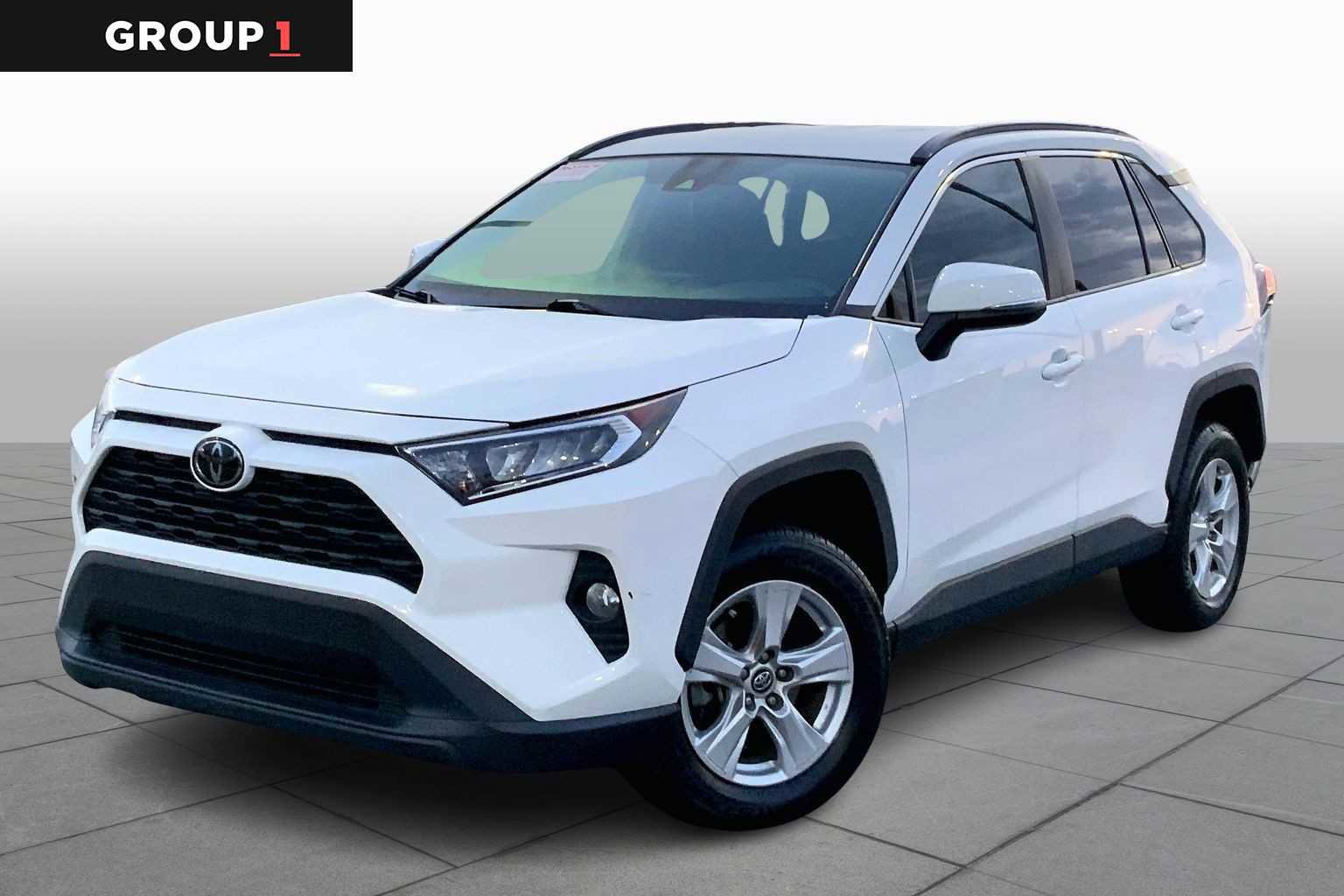 Used 2020 Toyota RAV4 XLE image 1