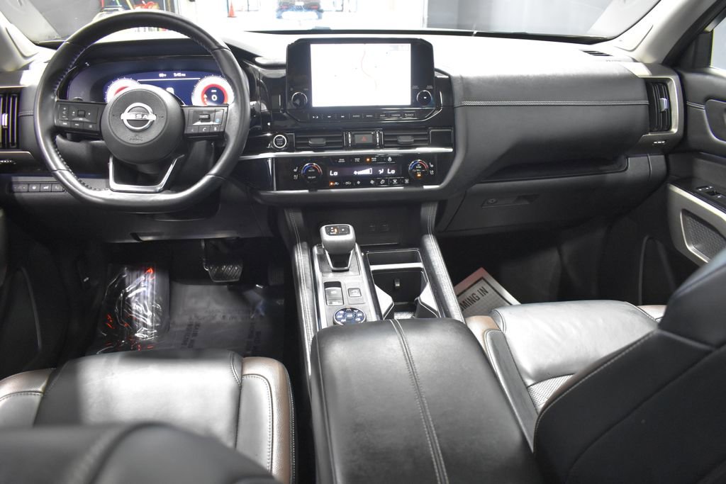 Certified 2023 Nissan Pathfinder Platinum AWD/4WD image 13