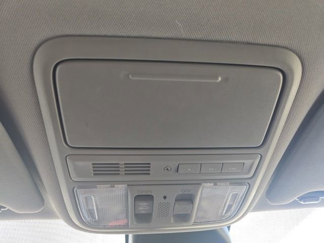 Used 2016 Honda Odyssey Touring Elite image 60