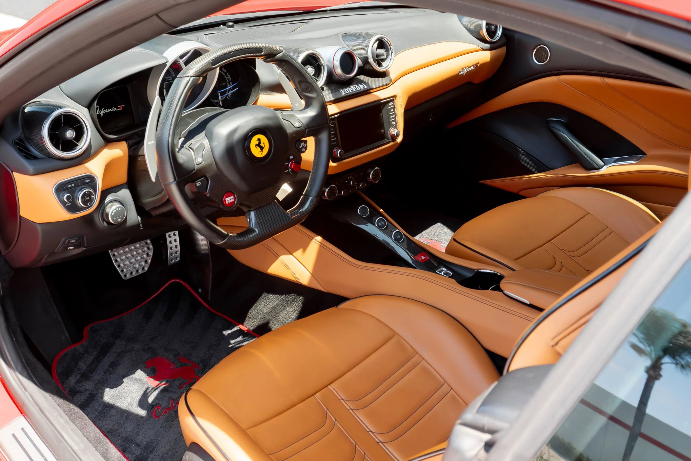 Used 2016 Ferrari California T RWD image 45