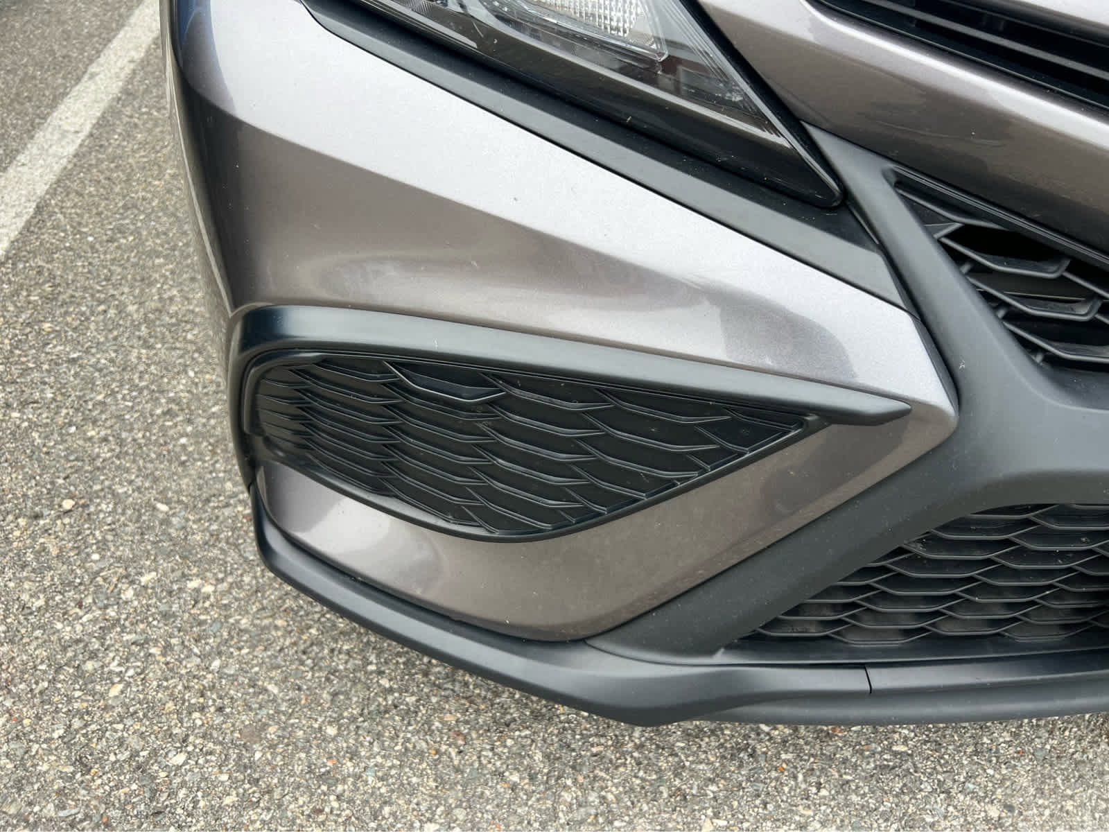 Used 2024 Toyota Camry SE image 3