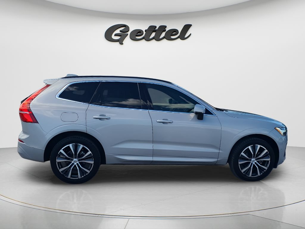 Used 2022 Volvo XC60 B5 Momentum w/ Advanced Package FWD image 4