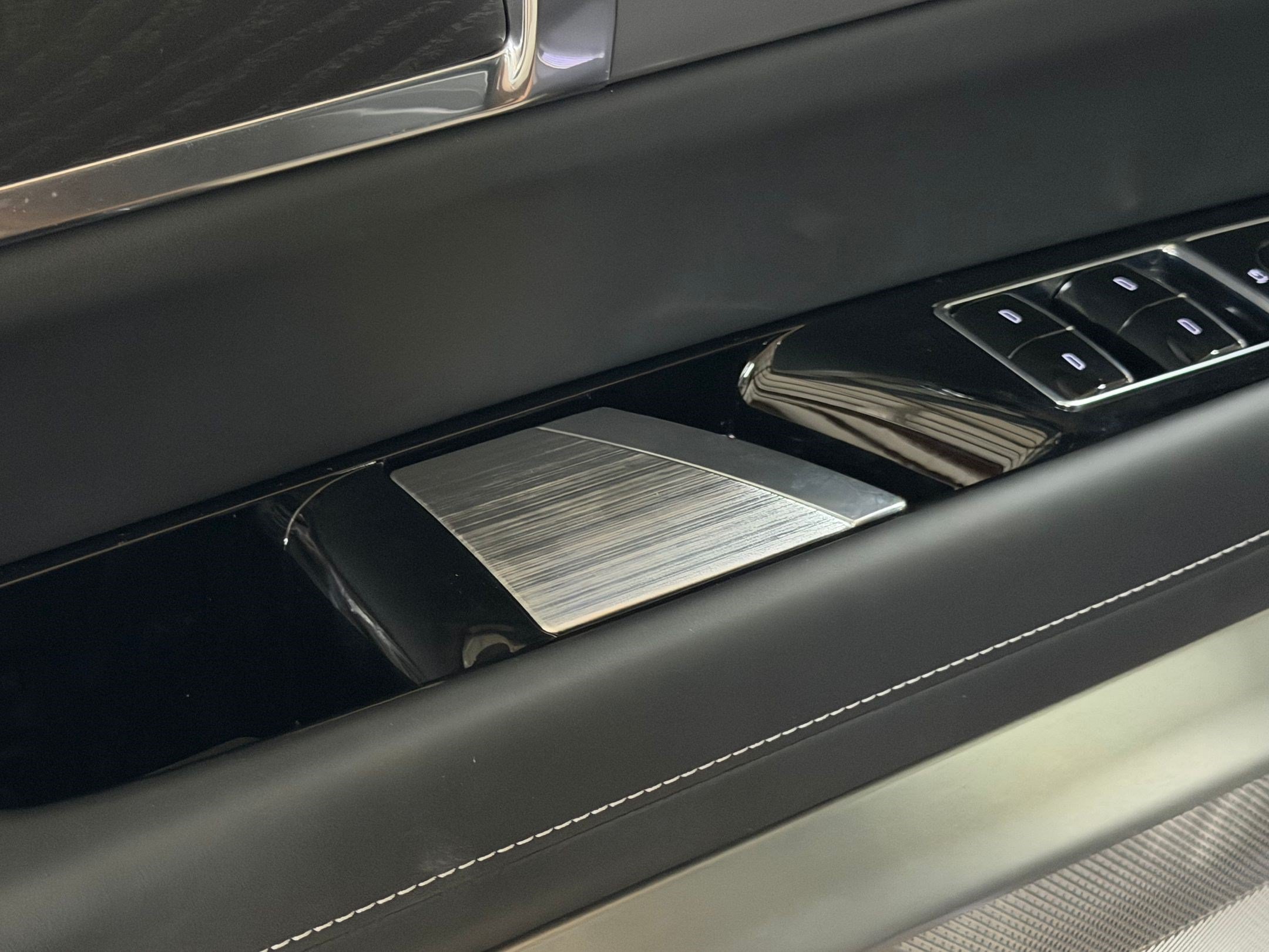 New 2027 Cadillac Vistiq Platinum AWD/4WD image 19