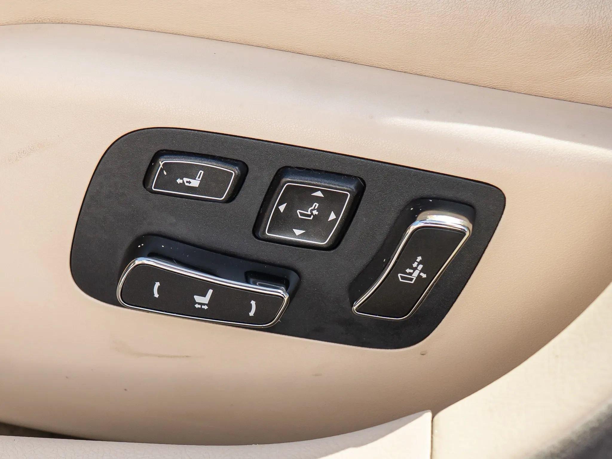 Used 2016 Lexus LS 460 AWD w/ Comfort Package image 45