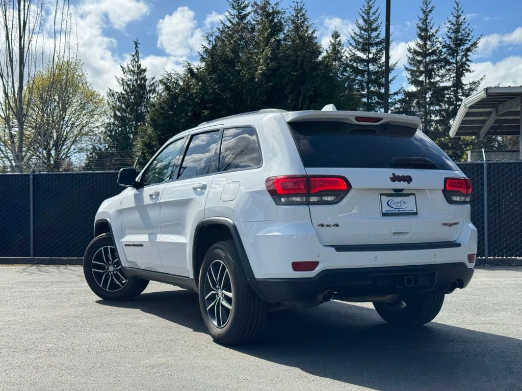 Used 2018 Jeep Grand Cherokee Trailhawk w/ Trailhawk Luxury Group AWD/4WD image 3
