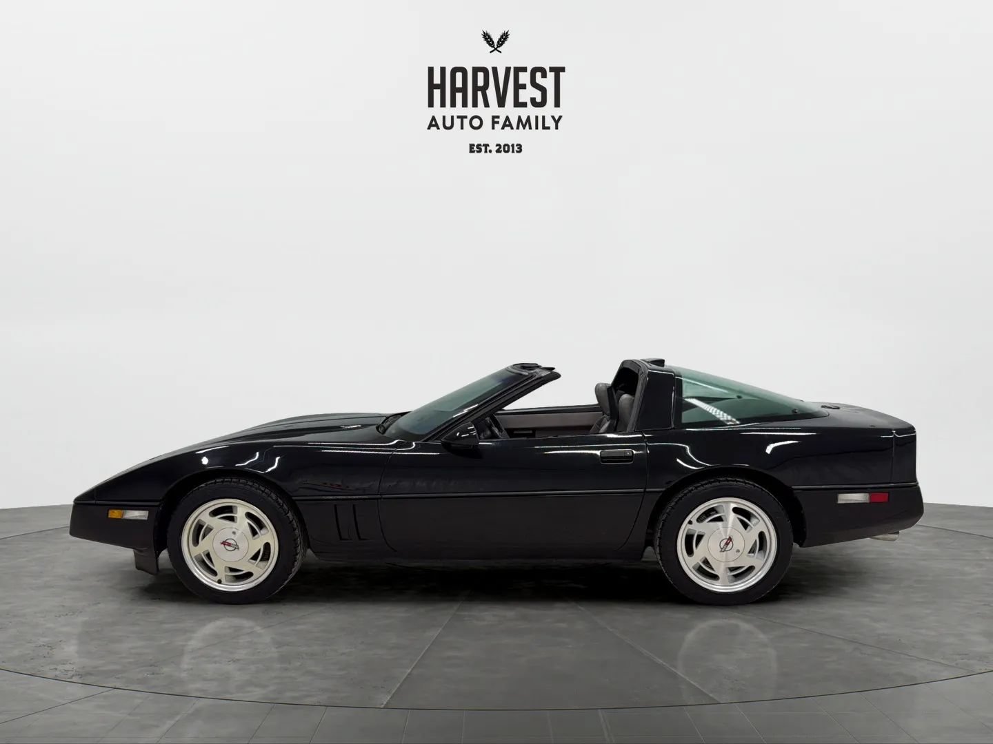 Used 1989 Chevrolet Corvette Coupe RWD image 3
