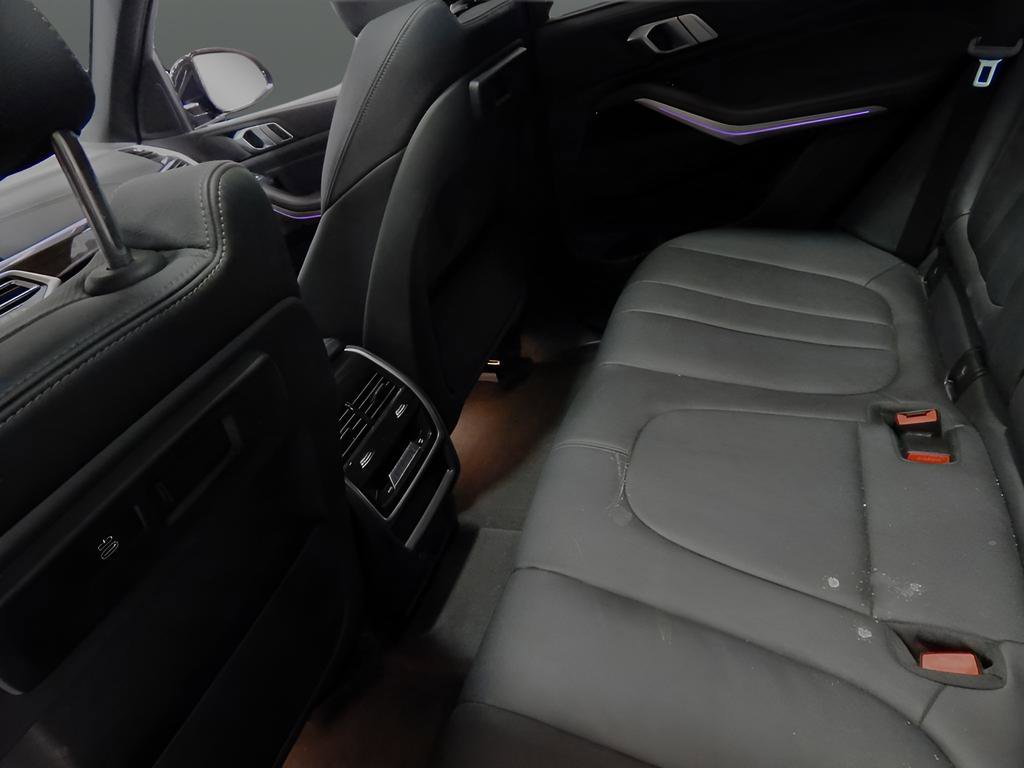 Used 2021 BMW X5 xDrive40i w/ M Sport Package image 34