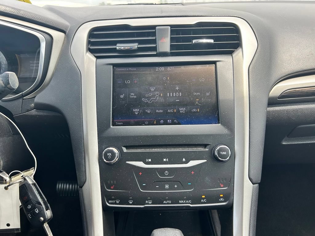 Used 2013 Ford Fusion SE FWD image 25