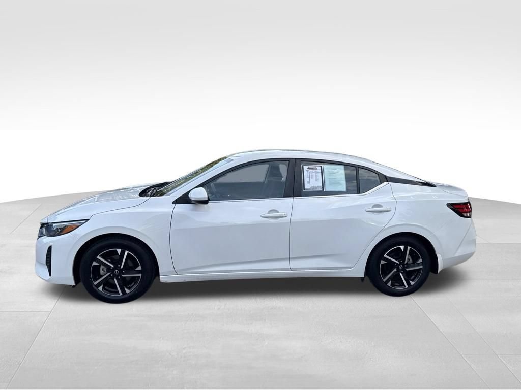Used 2024 Nissan Sentra SV FWD image 2
