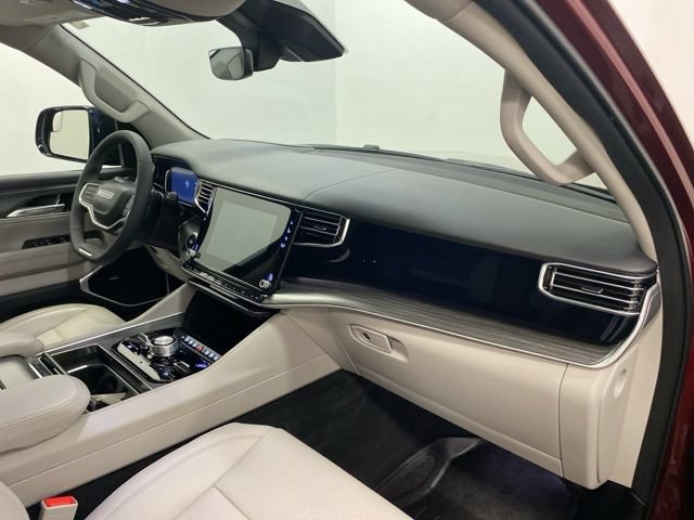 Used 2023 Jeep Wagoneer Series III w/ Premium Group I AWD/4WD image 26