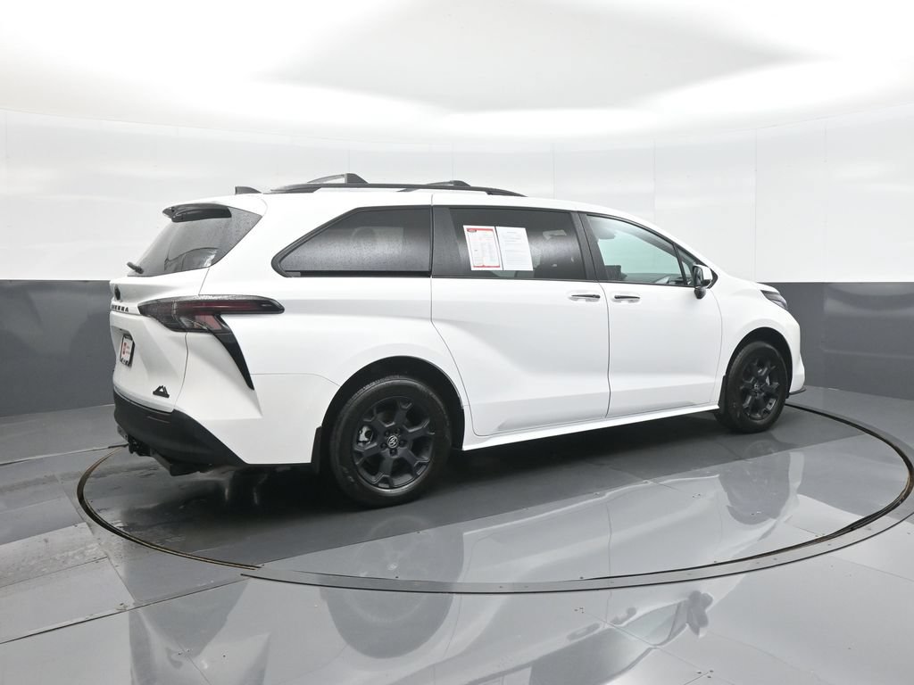 Certified 2026 Toyota Sienna XLE Woodland Edition AWD/4WD image 7