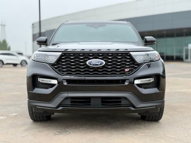 Used 2024 Ford Explorer ST w/ Equipment Group 401A AWD/4WD image 3