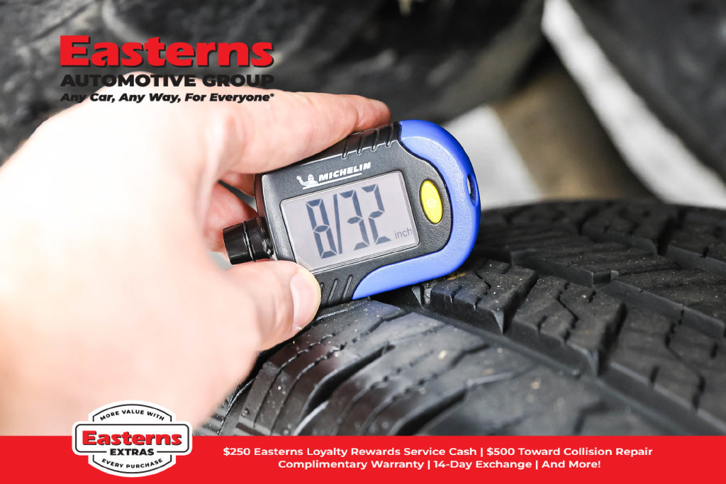 Used 2024 Toyota 4Runner SR5 AWD/4WD image 26