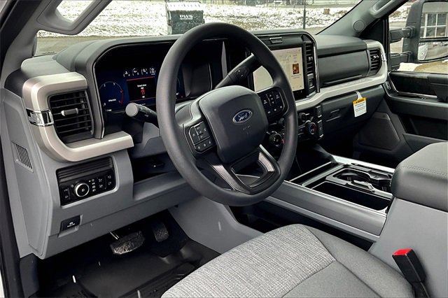 New 2025 Ford F250 XLT w/ Black Appearance Package image 6