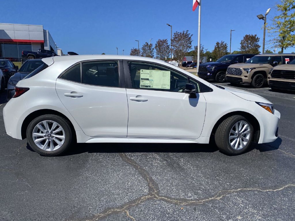 New 2027 Toyota Corolla SE FWD image 2