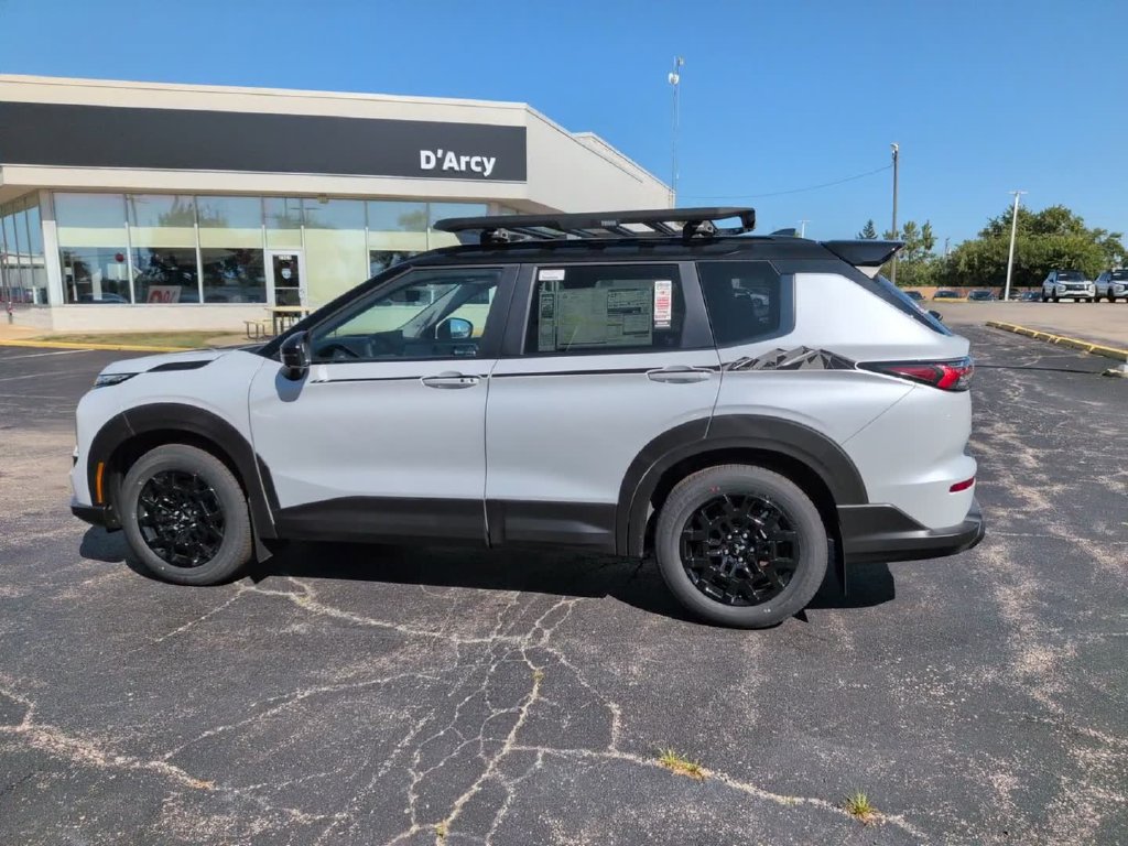 New 2026 Mitsubishi Outlander AWD image 13
