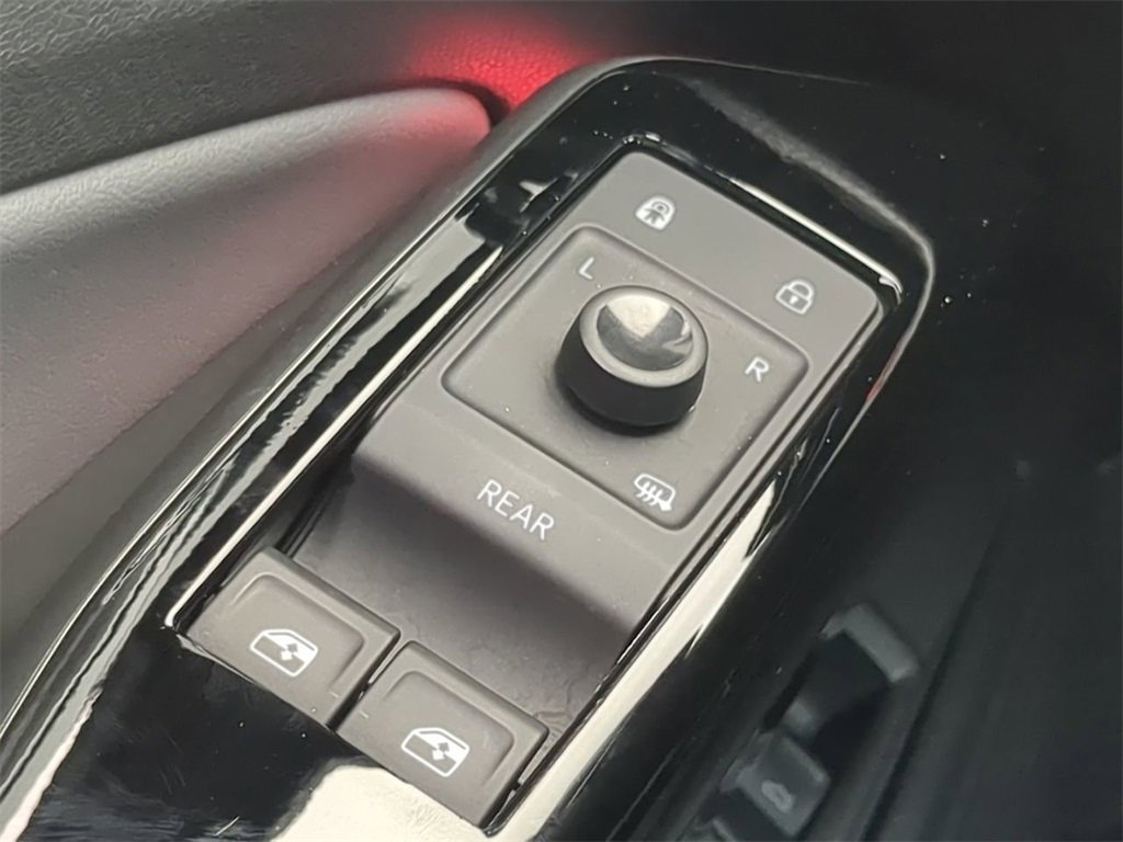 Used 2023 Volkswagen ID.4 Pro S image 23