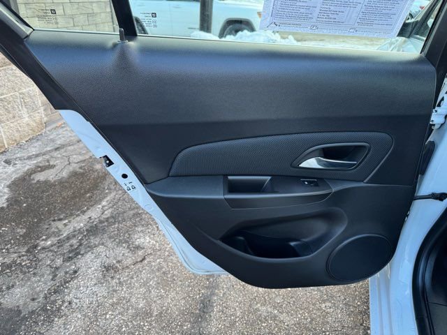 Used 2015 Chevrolet Cruze LT image 16