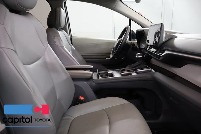 Used 2023 Toyota Sienna XLE FWD image 29