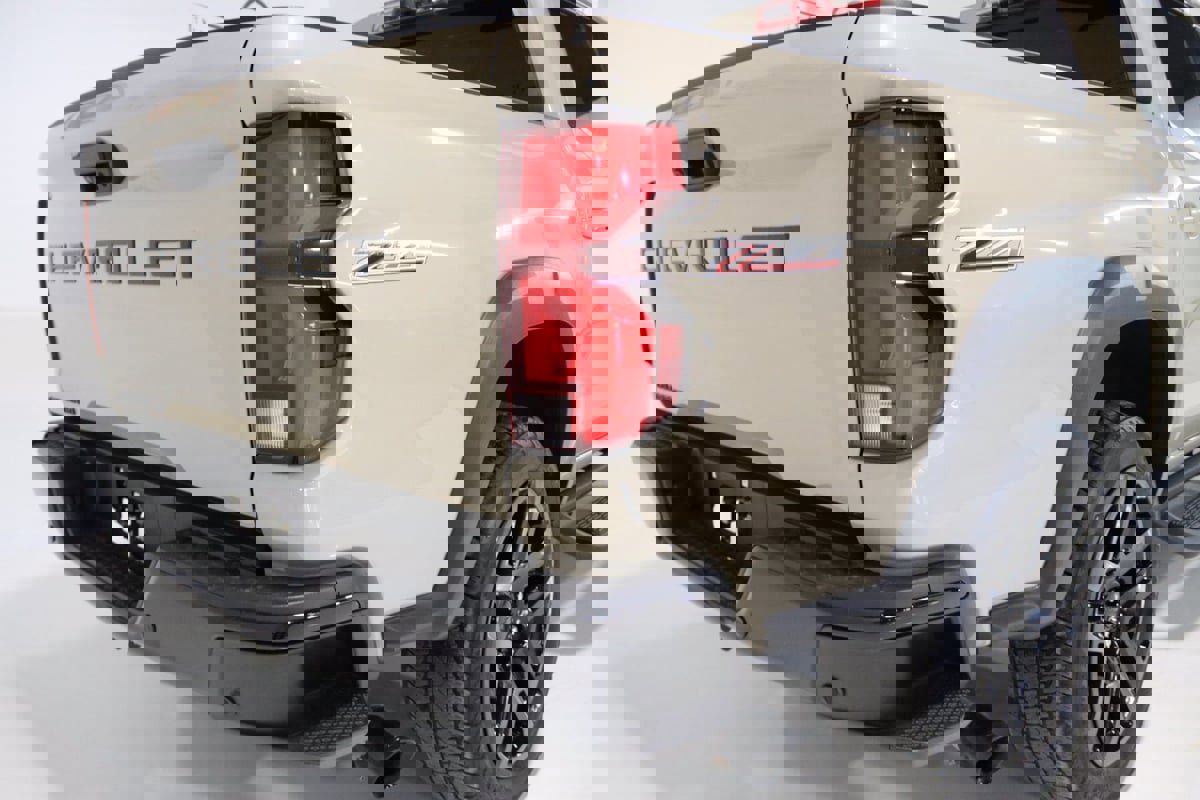 Used 2024 Chevrolet Colorado Z71 w/ Z71 Convenience Package 2 image 78