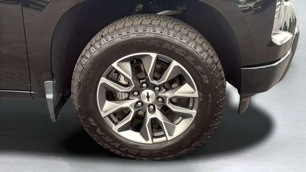 Used 2024 Chevrolet Silverado 1500 RST w/ LPO, Dark Essentials Package AWD/4WD image 25